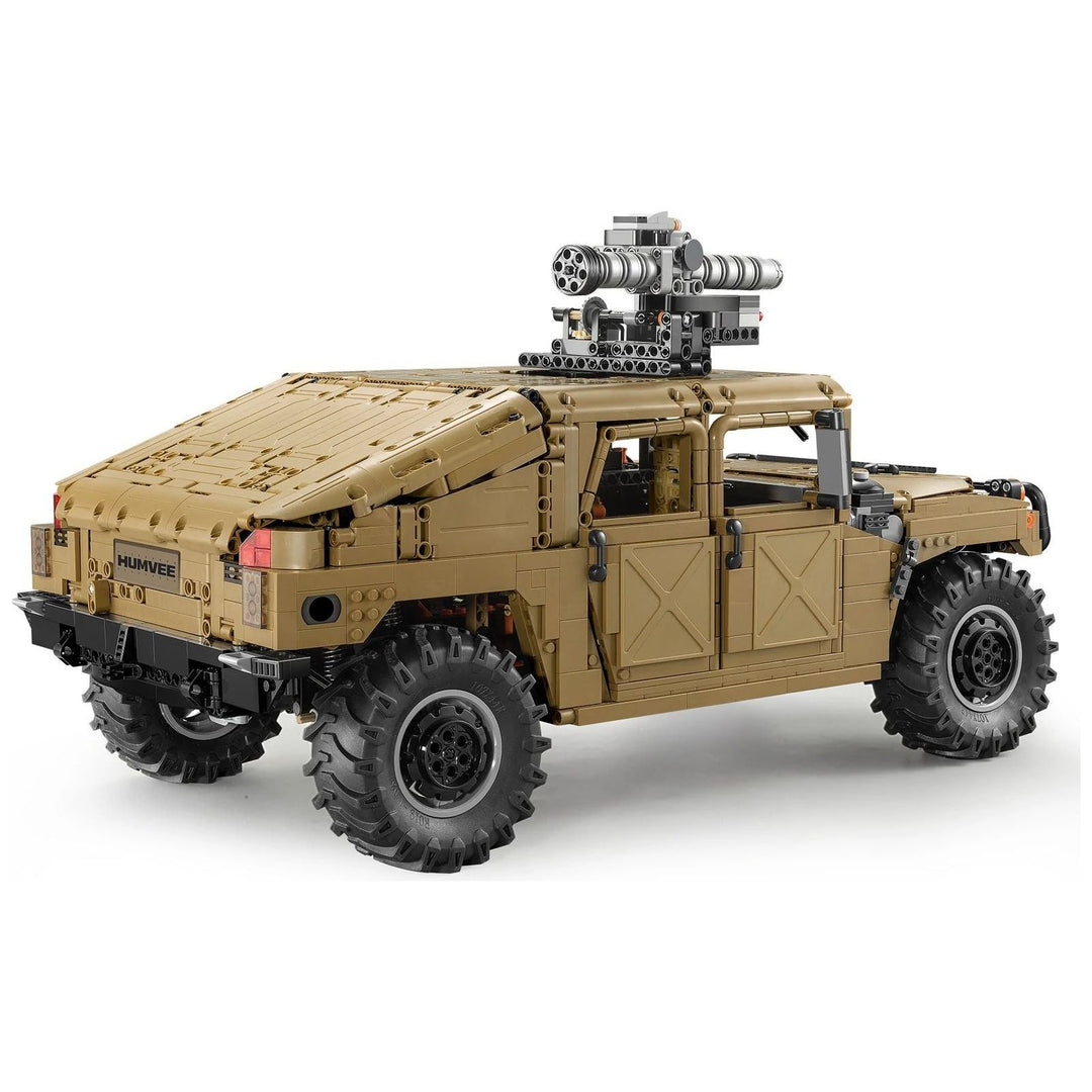 CaDA 1:8 Scale Humvee Off-Road Vehicle (Non-Motorized) Brick Building Set 3,935 Pieces