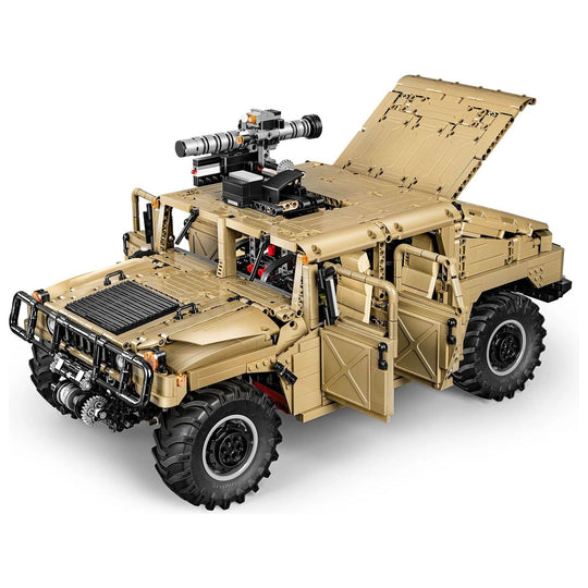 CaDA 1:8 Scale Humvee Off-Road Vehicle (Non-Motorized) Brick Building Set 3,935 Pieces