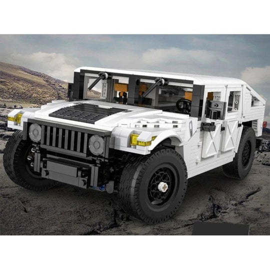 CaDA 1:12 Scale Model Humvee (Non-Motorized) Brick Building Set 1,386 Pieces